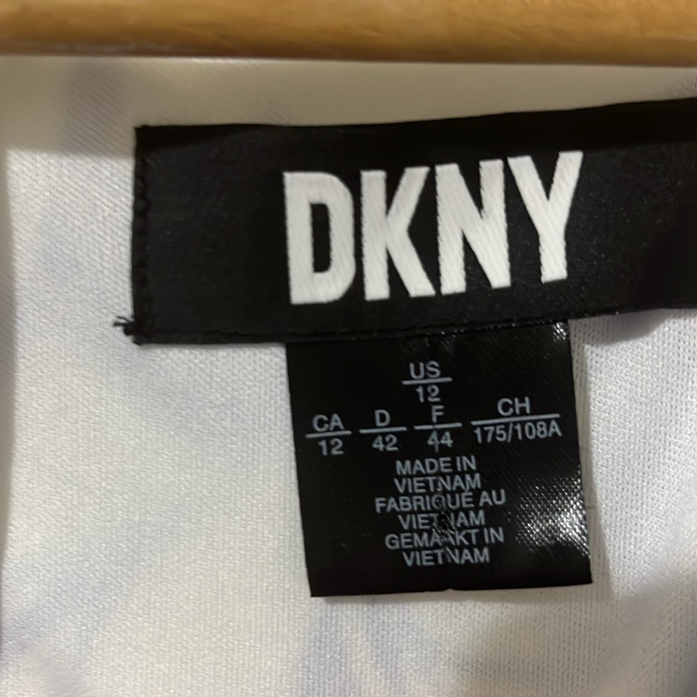 DKNY White and Blue Floral Flowy Dress with Belt a318 - Picture 3 of 5